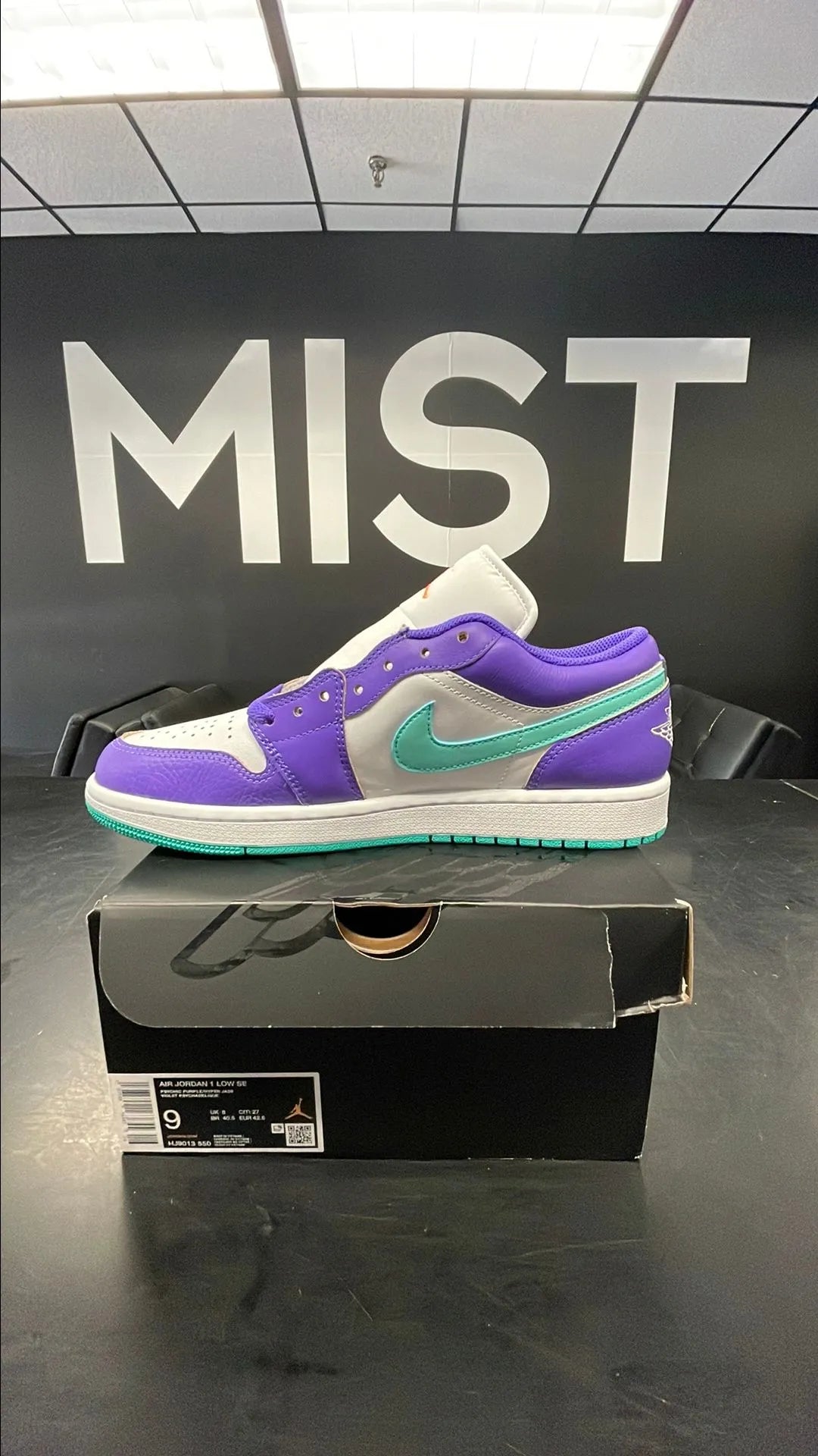 Jordan 1 Low - Psychic Purple Hyper Jade | Size 9M
