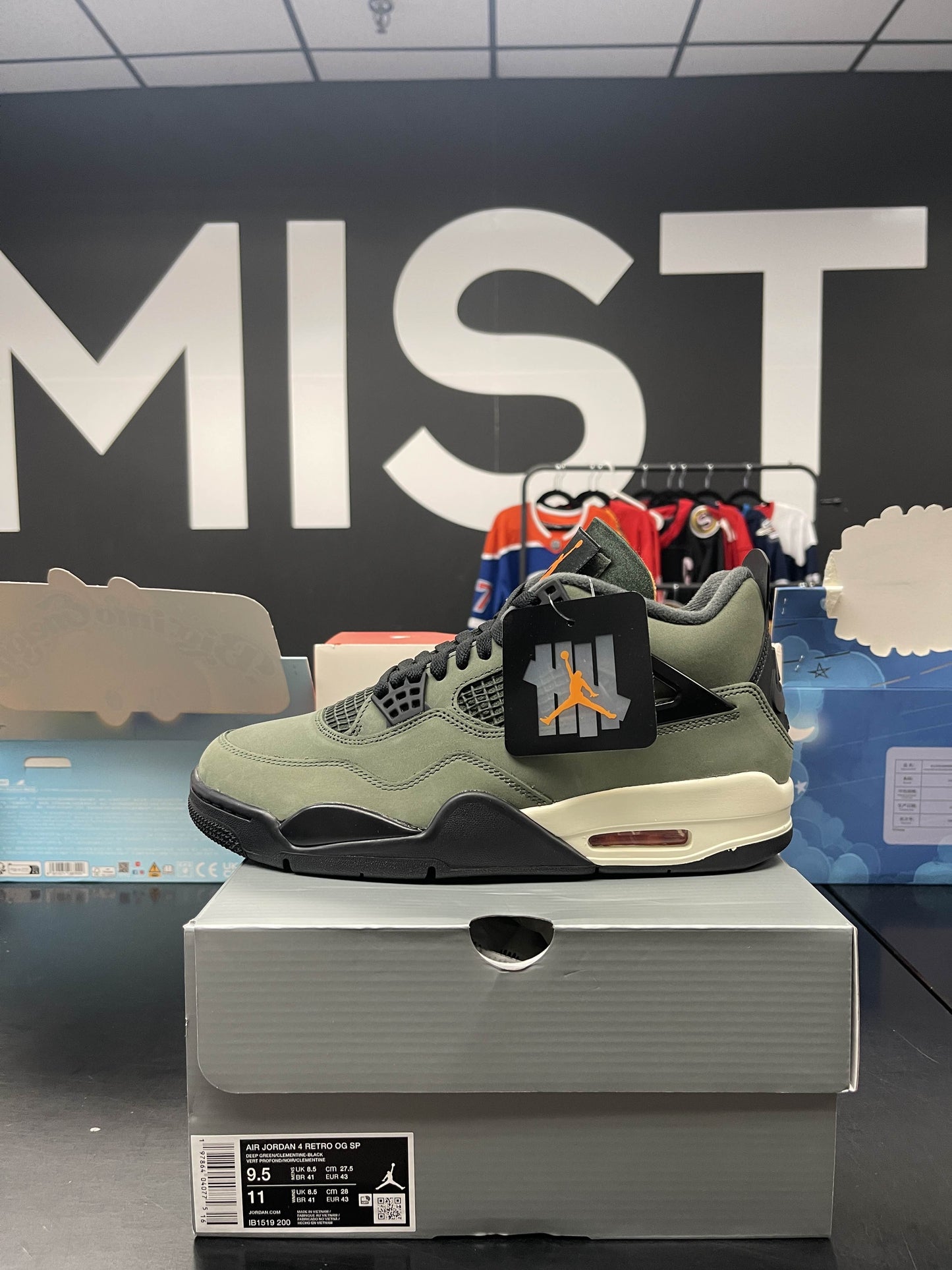 Jordan 4 Retro OG SP Undefeated (2025) | Size 9.5M