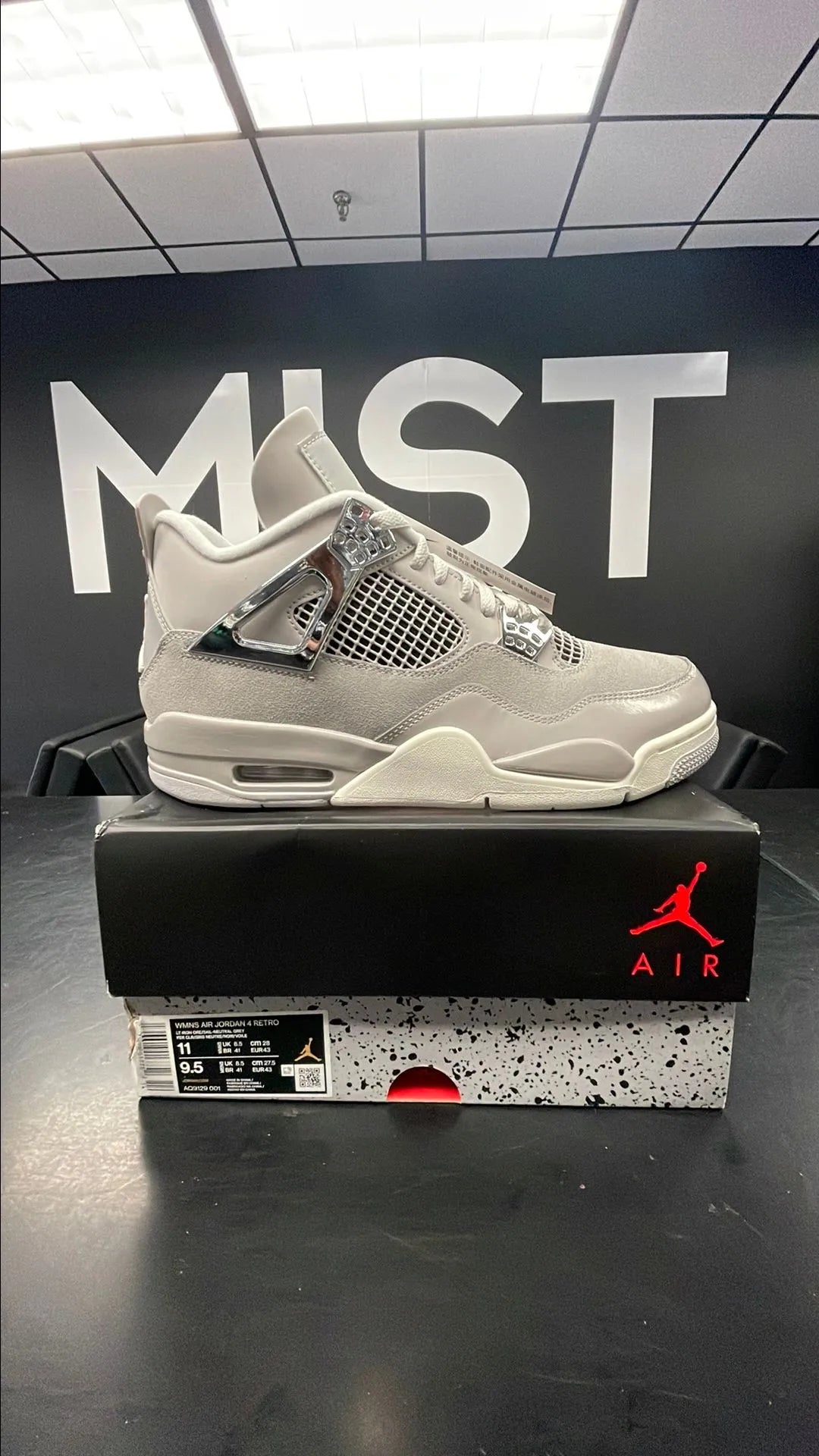 Jordan 4 - Frozen Moments | Size 9.5M
