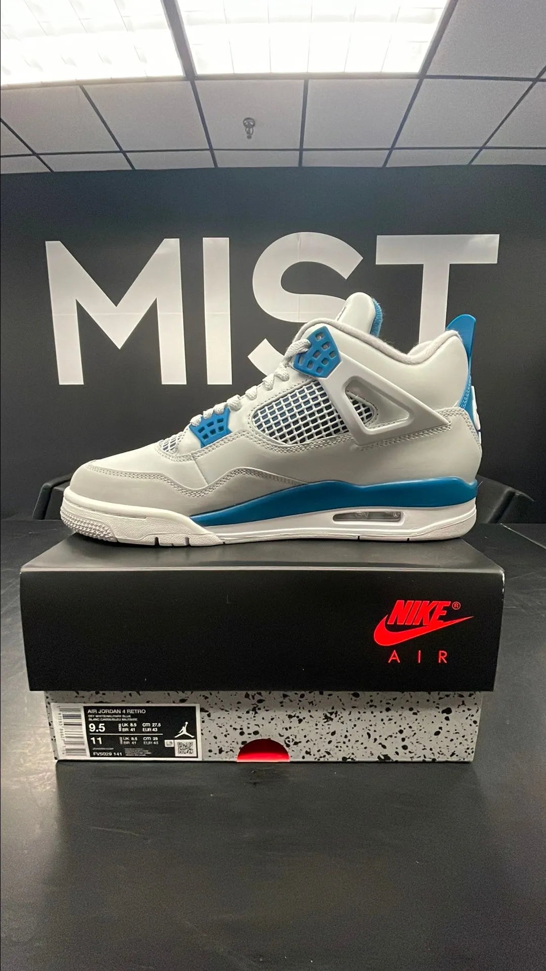 Jordan 4 - Military Blue | Size 9.5M