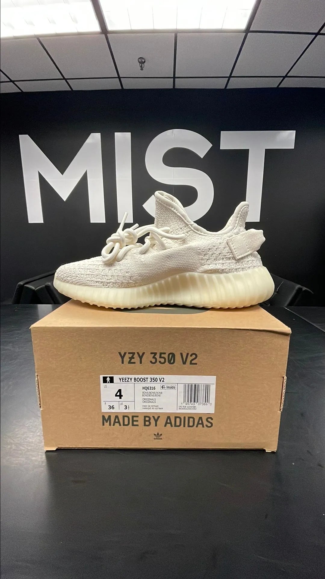 Adidas Yeezy Boost 350 V2 - Bone | Size 4M