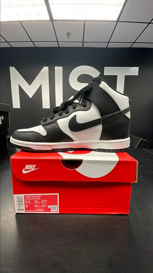 Nike Dunk - Panda | Size 8M