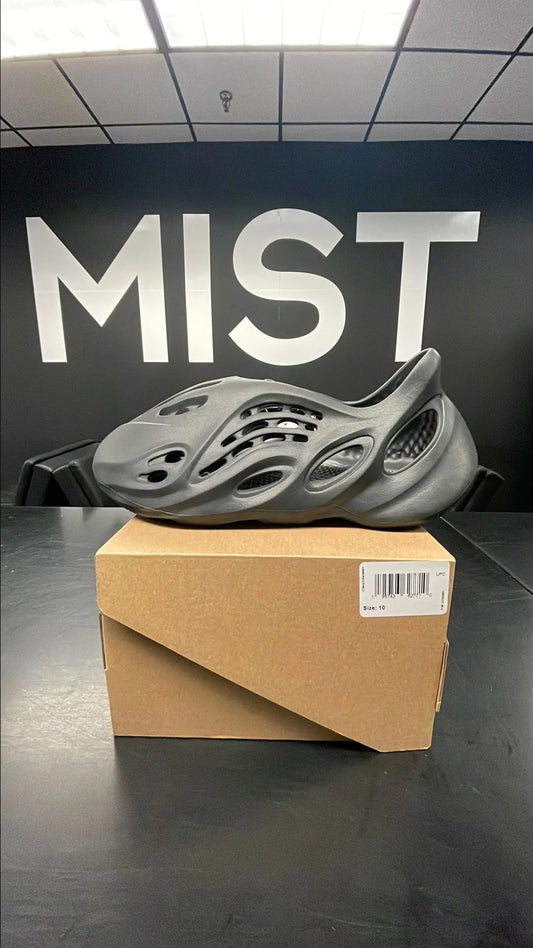 Adidas Yeezy Foam Runner - Onyx | Size 10M
