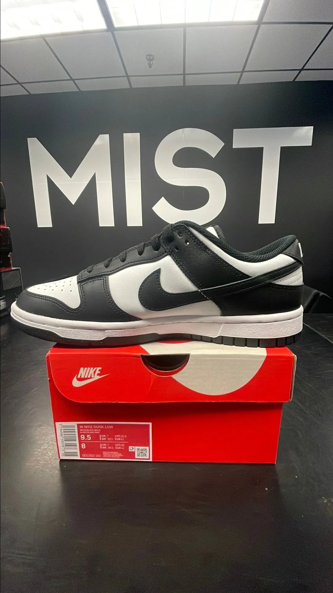 Nike Dunk Low - Panda | Size 8M
