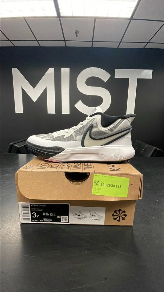 Kyrie 8 - White Black | Size 3Y