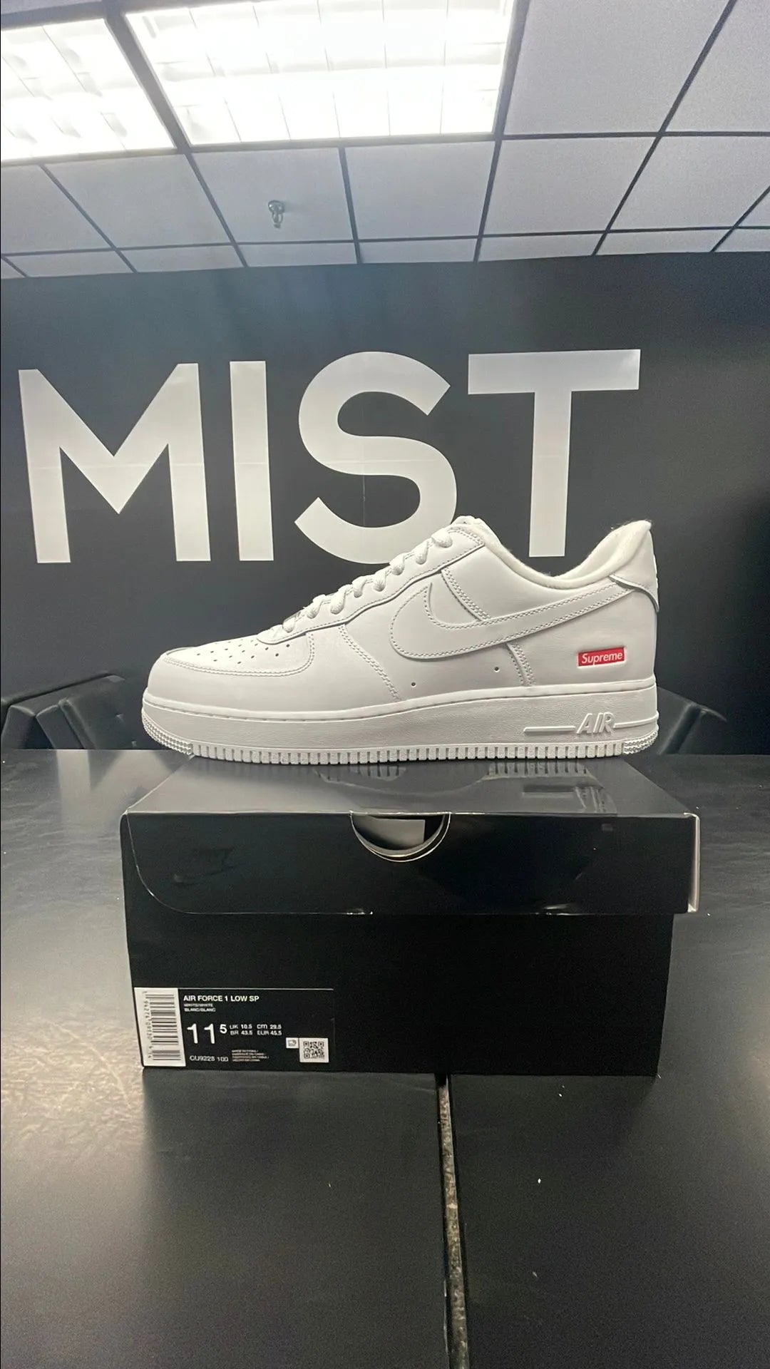 Nike Air Force 1 - Supreme White | Size 11.5M