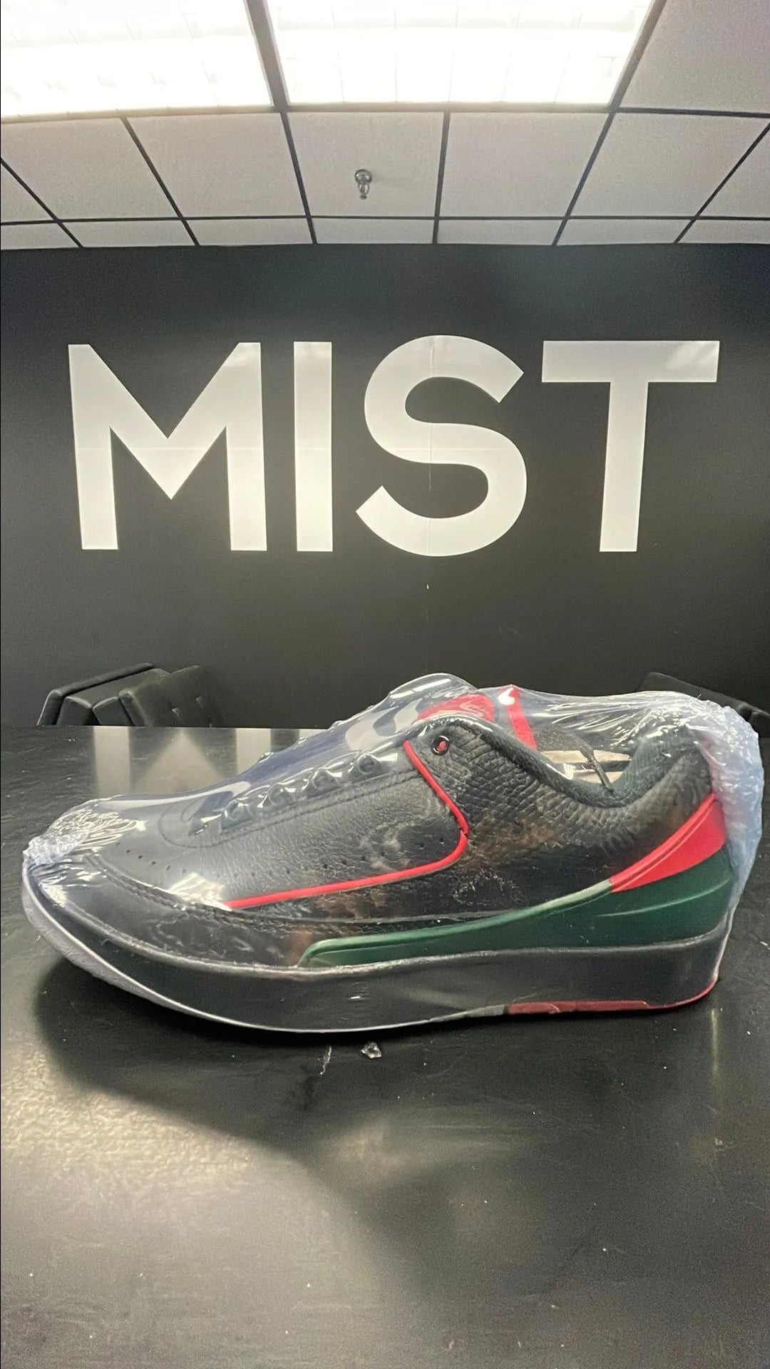 Jordan 2 Lows - Christmas | Size 9M